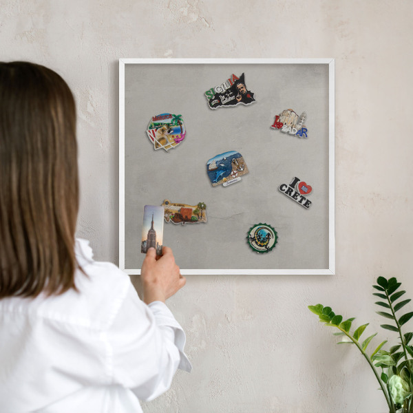 Wand-Magnettafel für Reisesouvenirs mit weißem Rahmen Grauer Hintergrund