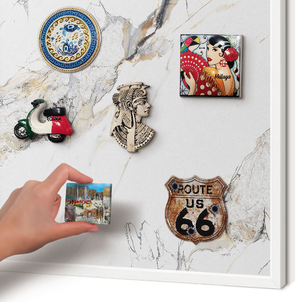 Magnettafel aus Metall für Souvenirs in weißem Rahmen Marmoroptik