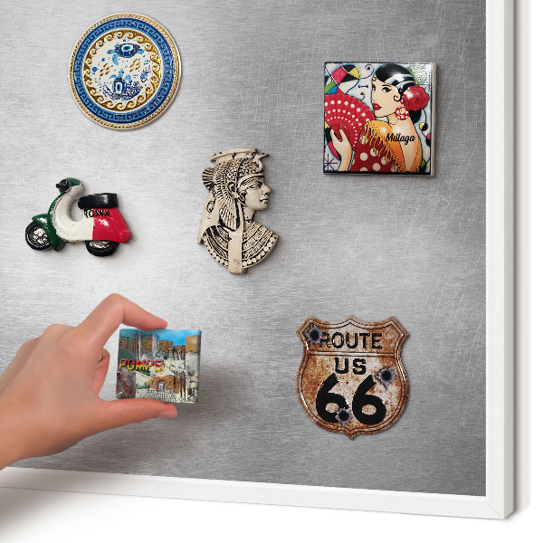 Wand-Magnettafel für Reisesouvenirs mit weißem Rahmen Metallische Oberfläche