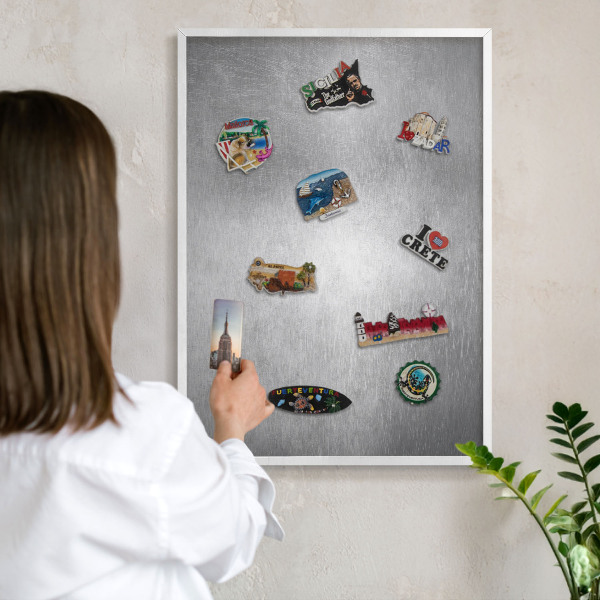 Wand-Magnettafel für Reisesouvenirs mit weißem Rahmen Metallische Oberfläche