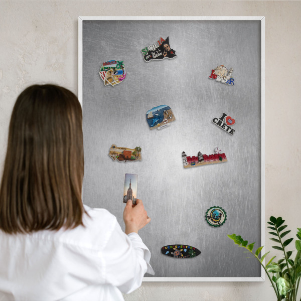Wand-Magnettafel für Reisesouvenirs mit weißem Rahmen Metallische Oberfläche