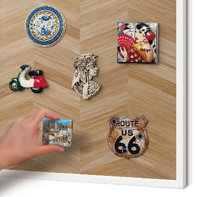 Wand-Magnettafel für Reisesouvenirs mit weißem Rahmen Holz-Fischgrätmuster