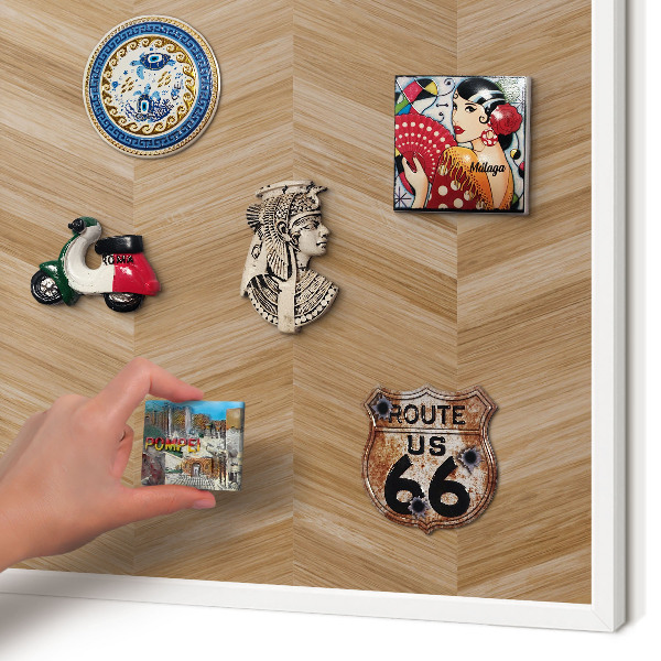 Wand-Magnettafel für Reisesouvenirs mit weißem Rahmen Holz-Fischgrätmuster
