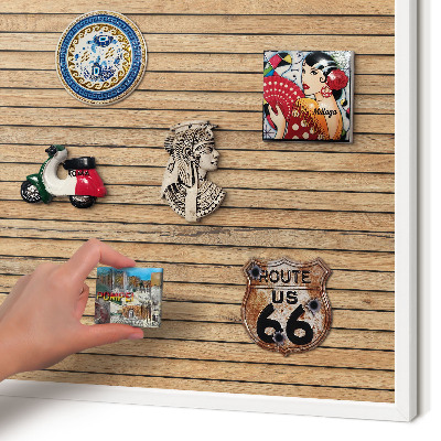 Wand-Magnettafel für Reisesouvenirs mit weißem Rahmen Holzbretter