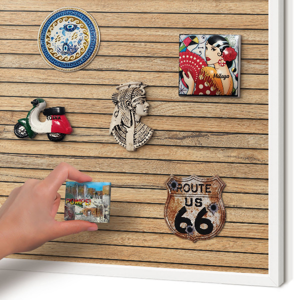 Wand-Magnettafel für Reisesouvenirs mit weißem Rahmen Holzbretter