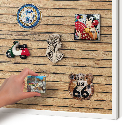 Wand-Magnettafel für Reisesouvenirs mit weißem Rahmen Holzbretter