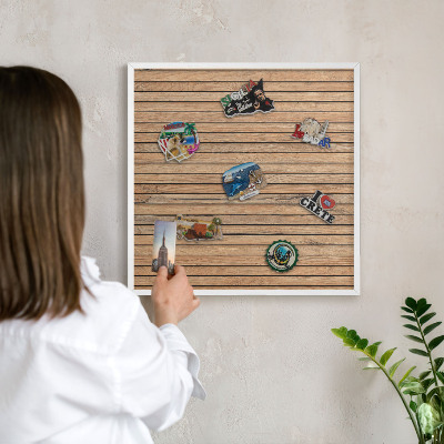 Wand-Magnettafel für Reisesouvenirs mit weißem Rahmen Holzbretter