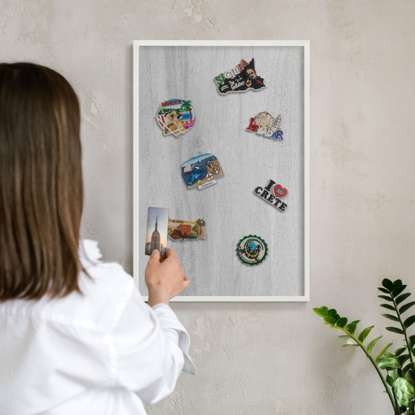 Wand-Magnettafel für Reisesouvenirs mit weißem Rahmen Holzkonstruktion