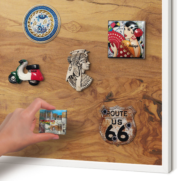 Magnettafel aus Metall für Souvenirs in weißem Rahmen Naturholz
