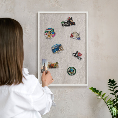 Wand-Magnettafel für Reisesouvenirs mit weißem Rahmen Zarte Eleganz