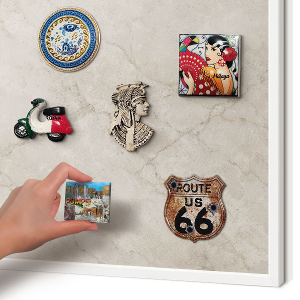 Magnettafel aus Metall für Souvenirs in weißem Rahmen Natürliche Eleganz