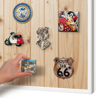 Wand-Magnettafel für Reisesouvenirs mit weißem Rahmen Holzmuster