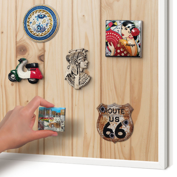 Wand-Magnettafel für Reisesouvenirs mit weißem Rahmen Holzmuster