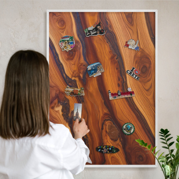 Magnettafel aus Metall für Souvenirs in weißem Rahmen Holzringe