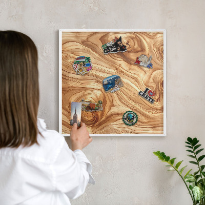 Wand-Magnettafel für Reisesouvenirs mit weißem Rahmen Holzstruktur