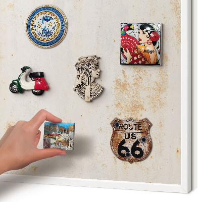 Magnettafel aus Metall für Souvenirs in weißem Rahmen Rostige Textur