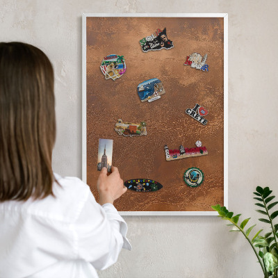 Wand-Magnettafel für Reisesouvenirs mit weißem Rahmen Braune Textur