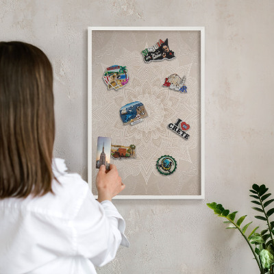 Magnettafel aus Metall für Souvenirs in weißem Rahmen Mandala-Muster