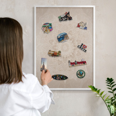 Magnettafel aus Metall für Souvenirs in weißem Rahmen Mandala-Muster