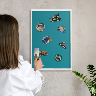 Wand-Magnettafel für Reisesouvenirs mit weißem Rahmen Kühles Türkis