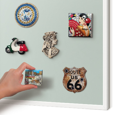 Wand-Magnettafel für Reisesouvenirs mit weißem Rahmen Hellminz