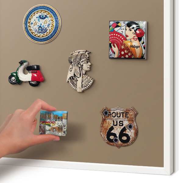 Wand-Magnettafel für Reisesouvenirs mit weißem Rahmen Neutralbraun