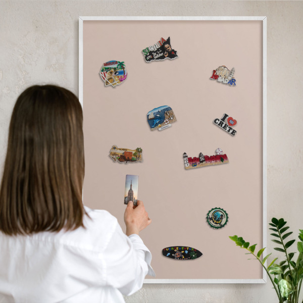 Wand-Magnettafel für Reisesouvenirs mit weißem Rahmen Beige-Rosa