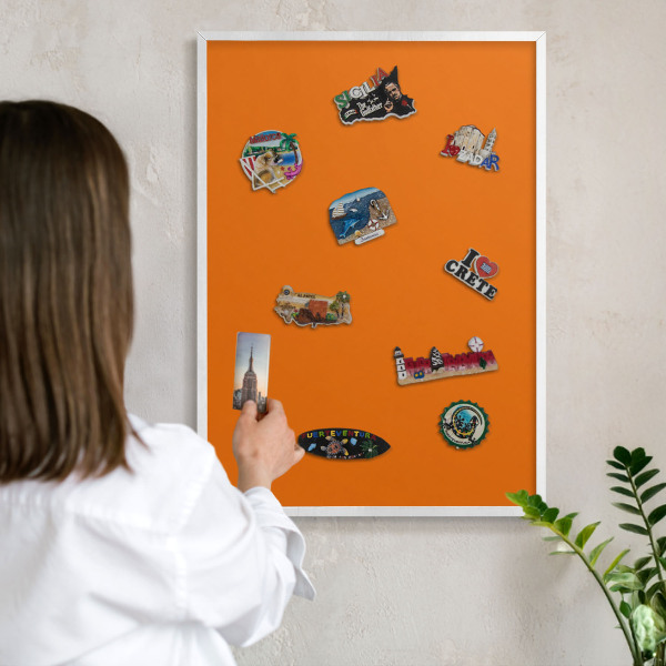 Wand-Magnettafel für Reisesouvenirs mit weißem Rahmen Kräftiges Orange