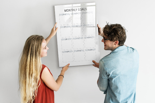 Magnettafel zum schreiben Planung monatlicher Ziele und Aufgaben