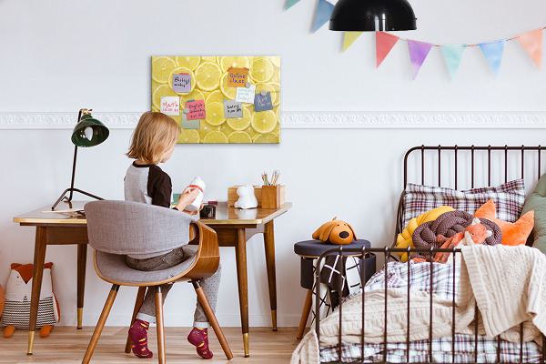 Magnettafel zum schreiben Zitronenmotiv mit Fotos und Accessoires