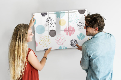 Magnettafel zum schreiben Eine bunte Tafel für Erinnerungen und Notizen