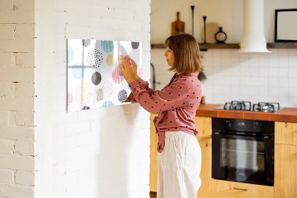 Magnettafel zum schreiben Eine bunte Tafel für Erinnerungen und Notizen