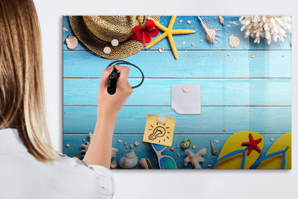 Magnettafel zum schreiben Sommererinnerungen auf blauem Hintergrund
