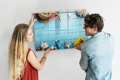 Magnettafel zum schreiben Sommererinnerungen auf blauem Hintergrund