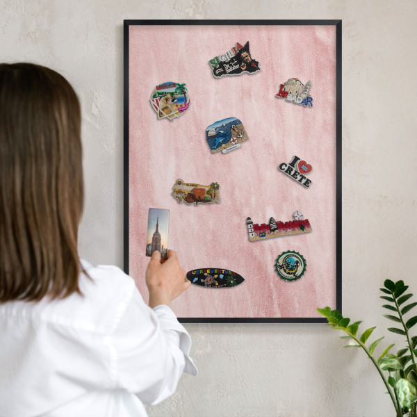 Magnetpinnwand Metall für Urlaubsmagnete mit schwarzem Rahmen Rosa Textur