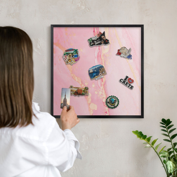 Magnetpinnwand Metall für Urlaubsmagnete mit schwarzem Rahmen Rosa Eleganz