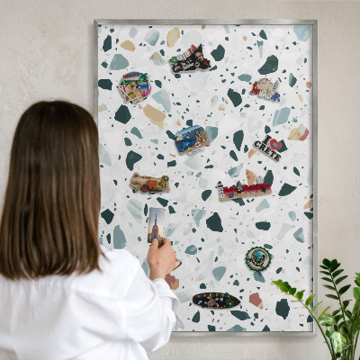 Dekoratives Magnetboard aus Metall in Silberrahmen Dynamische Muster