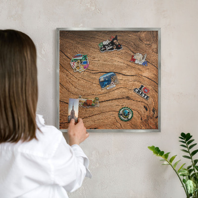 Metalltafel für Magnete mit silbernem Rahmen Holzmaserung