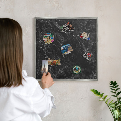 Metalltafel für Magnete mit silbernem Rahmen Marmor-Eleganz