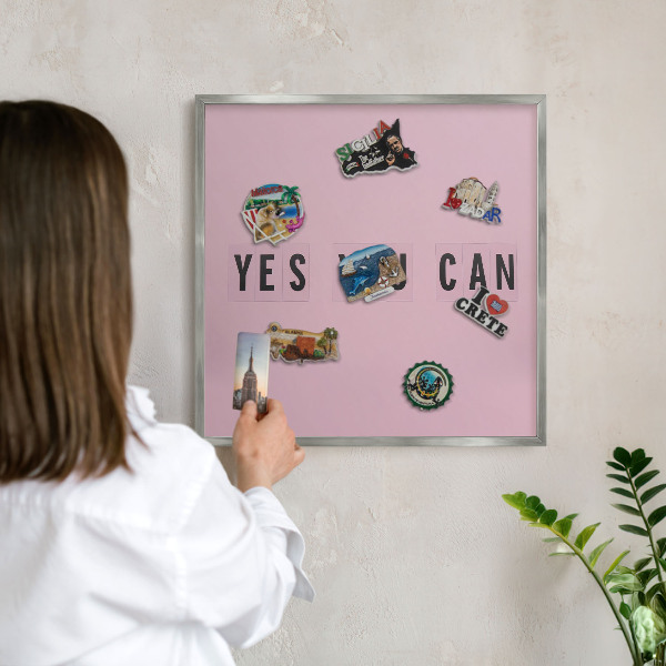 Dekoratives Magnetboard aus Metall in Silberrahmen Motivation jeden Tag