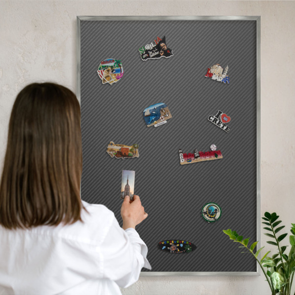 Dekoratives Magnetboard aus Metall in Silberrahmen Geometrische Textur