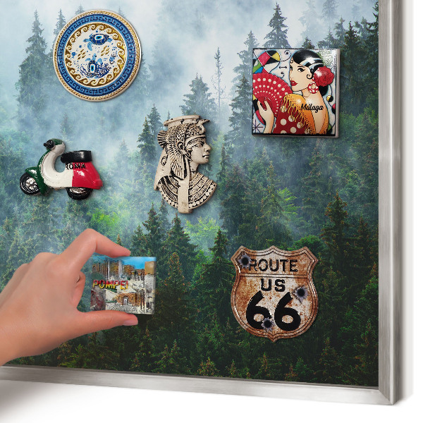 Dekoratives Magnetboard aus Metall in Silberrahmen Geheimnisvoller Wald