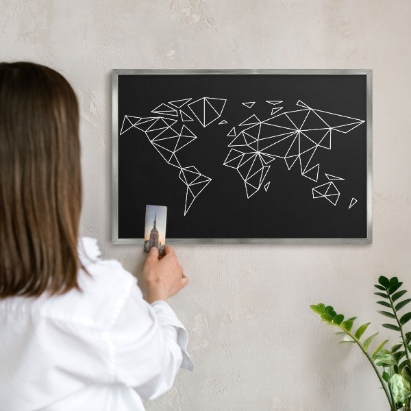 Dekoratives Magnetboard aus Metall in Silberrahmen Weltkarte