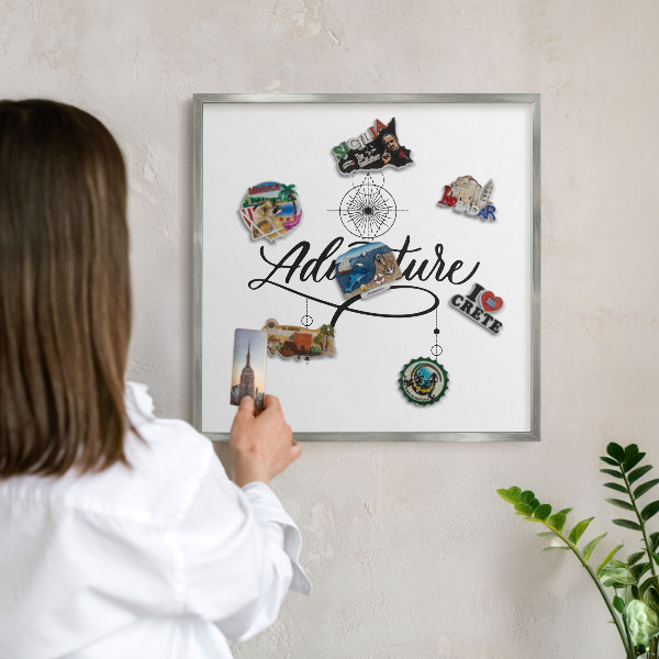 Dekoratives Magnetboard aus Metall in Silberrahmen Typografisches Abenteuer