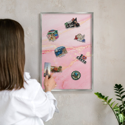 Metalltafel für Magnete mit silbernem Rahmen Rosa Eleganz