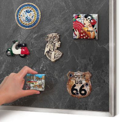 Dekoratives Magnetboard aus Metall in Silberrahmen Graue Eleganz