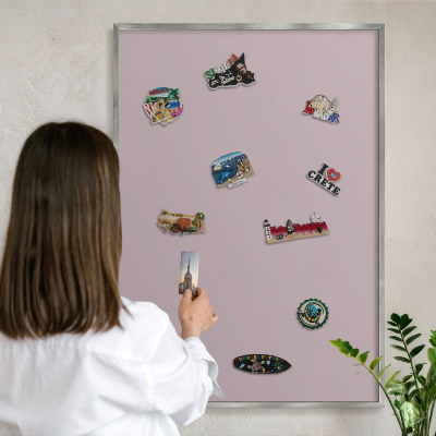 Metalltafel für Magnete mit silbernem Rahmen Pastelllila
