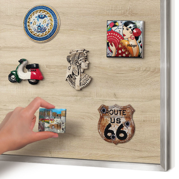 Metalltafel für Magnete mit silbernem Rahmen Holzhintergrund