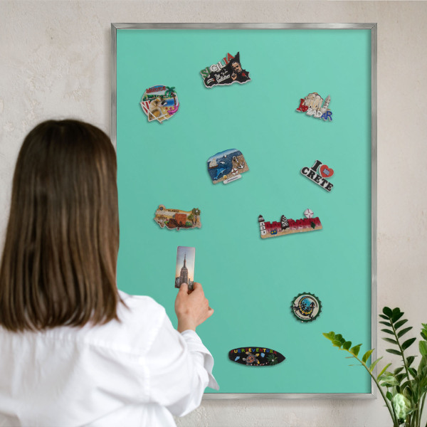 Dekoratives Magnetboard aus Metall in Silberrahmen Starke Minze