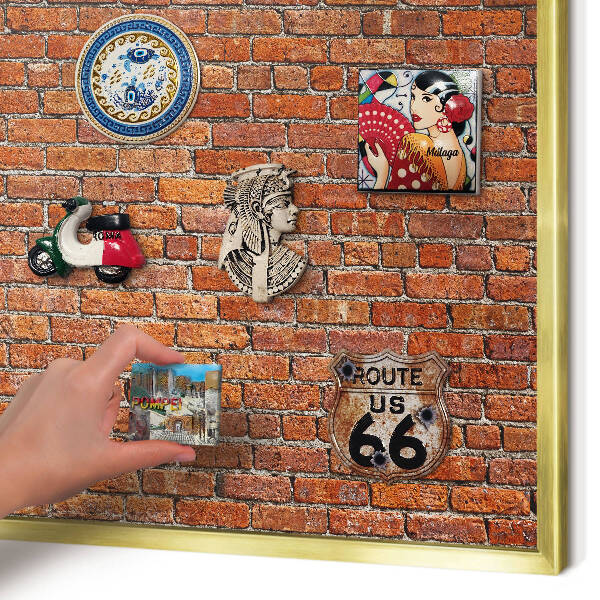 Magnettafel für Urlaubsmagnete in Goldrahmen Ziegelmotiv
